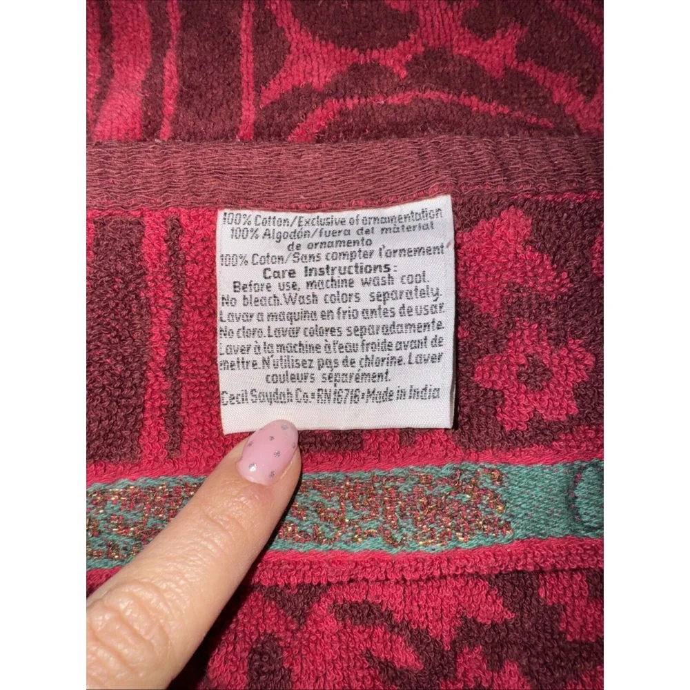 Vintage Christmas Holiday Guest Hand Towel Peace On Earth Embroidered 14” X 22”